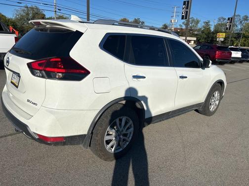 2020 Nissan Rogue SV
