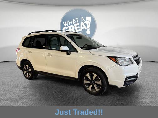 Crystal White Pearl 2018 Subaru Forester 2.5i Premium