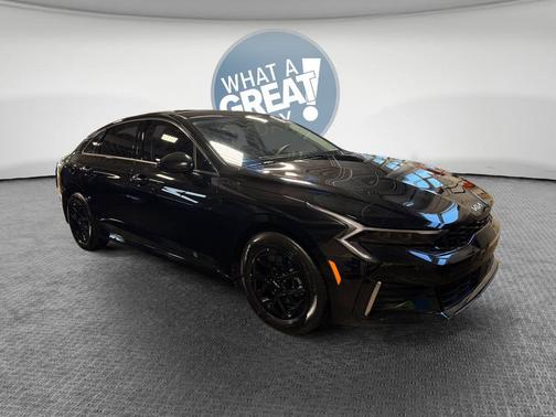 Aurora Black Pearl 2025 Kia K5 LXS