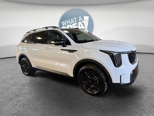 Glacial White Pearl 2024 Kia Sorento SX
