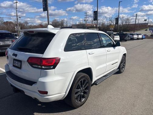 2017 Jeep Grand Cherokee Altitude