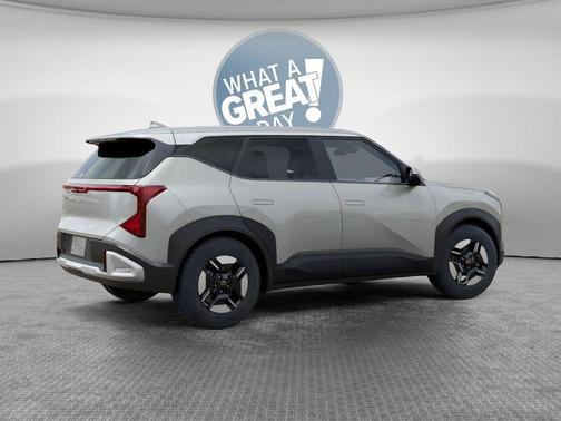 Ivory Silver 2027 Kia Seltos LX