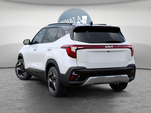 Clear White 2026 Kia Seltos S