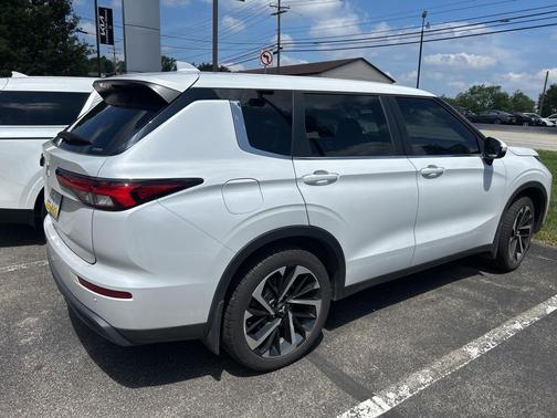 2022 Mitsubishi Outlander ES 2.5 S-AWC