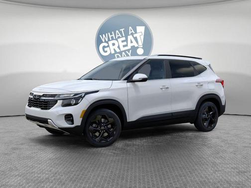 Snow White Pearl 2026 Kia Seltos EX