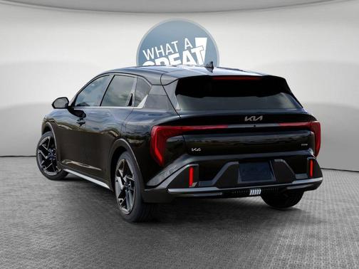 Aurora Black Pearl 2026 Kia K4 GT-Line