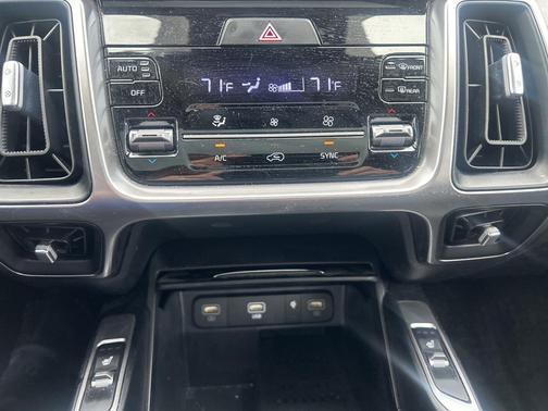 2023 Kia Sorento S