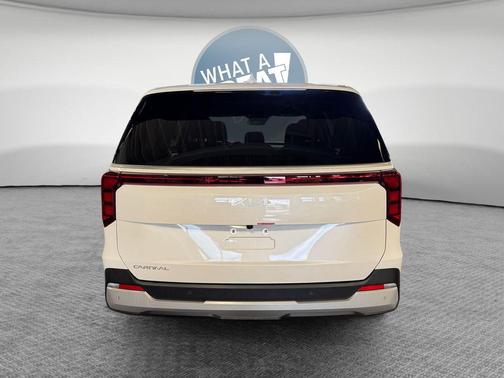 Snow White Pearl 2026 Kia Carnival LXS