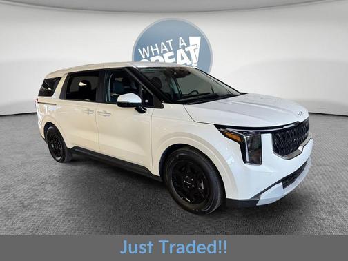 Snow White Pearl 2026 Kia Carnival LXS