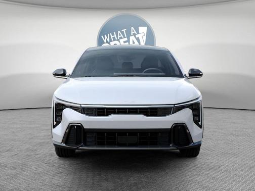 Snow White Pearl 2026 Kia K4 GT-Line