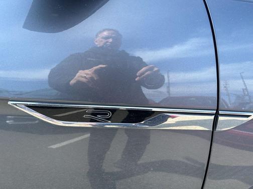 Platinum Gray Metallic 2024 Volkswagen Atlas 2.0T SEL Premium R-Line 4MOTION