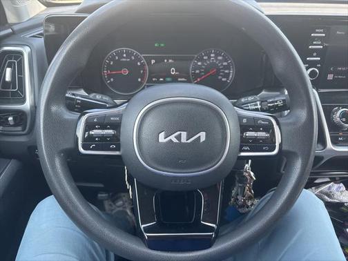 2022 Kia Sorento LX