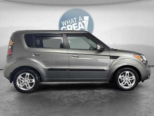 2010 Kia Soul +