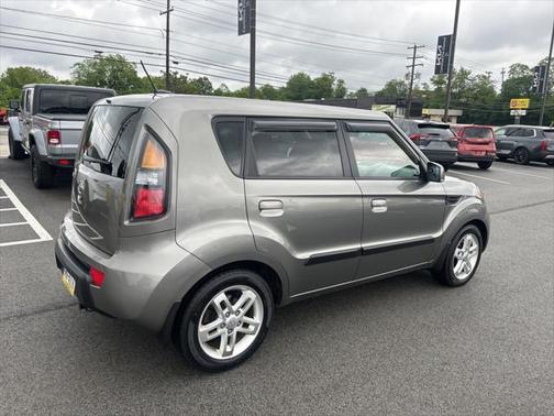 2010 Kia Soul +