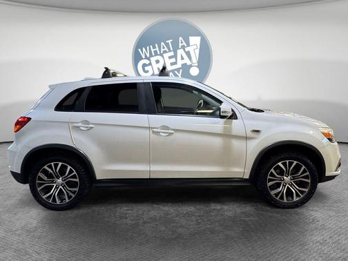 Pearl White 2019 Mitsubishi Outlander Sport SE