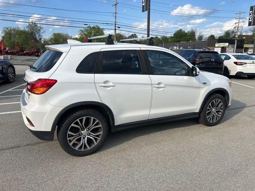 Pearl White 2019 Mitsubishi Outlander Sport SE