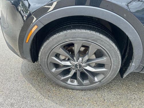 Ebony Black 2023 Kia Sorento SX