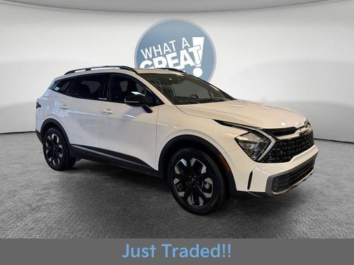 Glacial White Pearl 2023 Kia Sportage X-Line