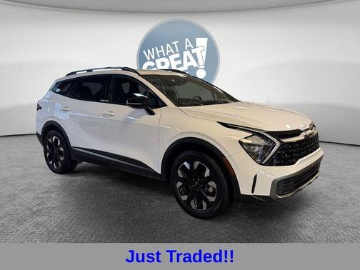 Glacial White Pearl 2023 Kia Sportage X-Line