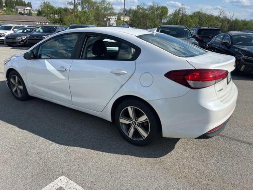 Snow White Pearl 2018 Kia Forte LX