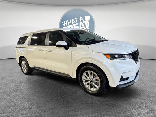 2023 Kia Carnival LX