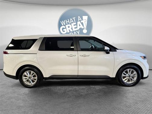 2023 Kia Carnival LX