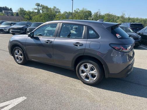 Modern Steel Metallic 2023 Honda HR-V LX