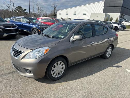 2014 Nissan Versa 1.6 SV