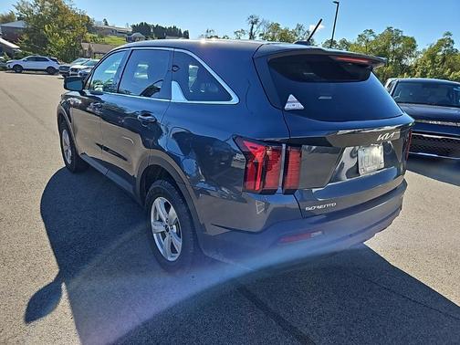 2023 Kia Sorento LX