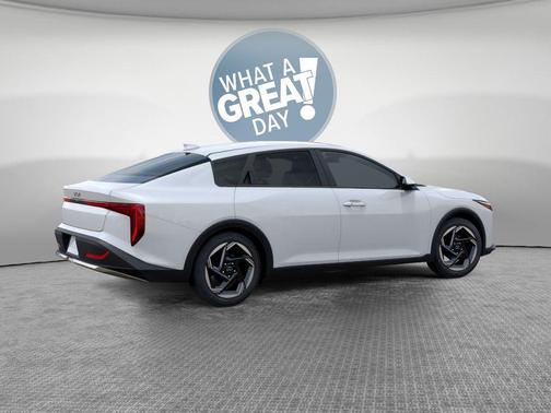 Snow White Pearl 2026 Kia K4 EX