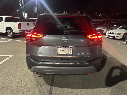 2022 Nissan Rogue SV