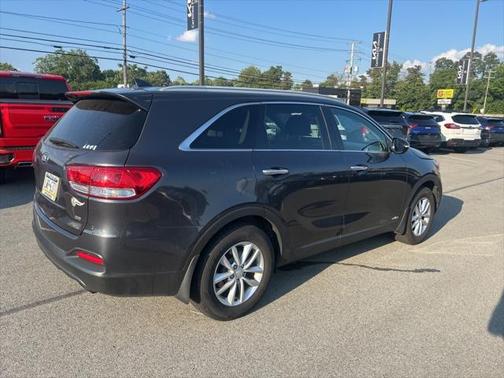 2018 Kia Sorento LX