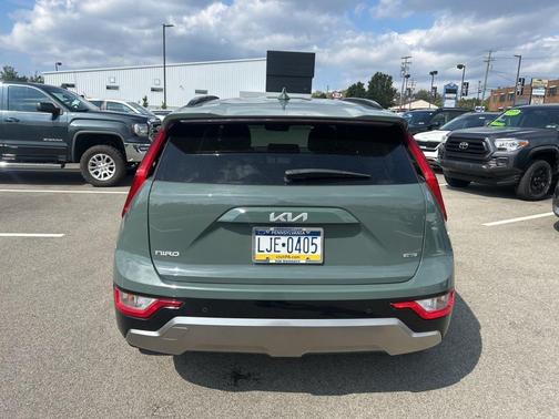 2024 Kia Niro SX