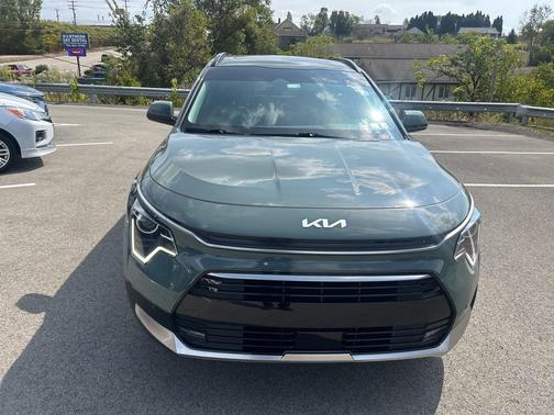 2024 Kia Niro SX