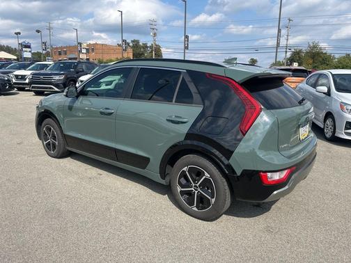 2024 Kia Niro SX