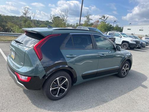 2024 Kia Niro SX