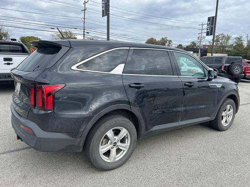 2022 Kia Sorento LX