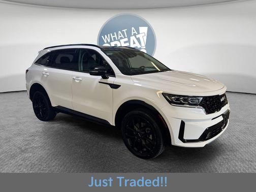 Glacial White Pearl 2023 Kia Sorento SX
