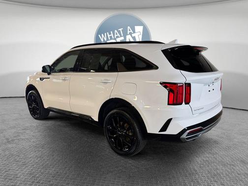 Glacial White Pearl 2023 Kia Sorento SX