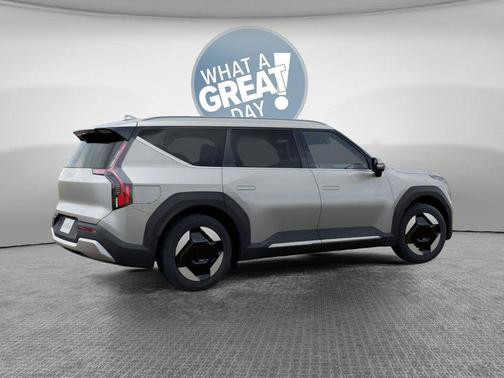 Ivory Silver 2026 Kia EV9 Wind