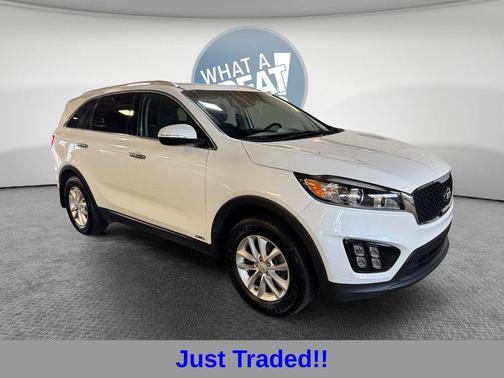 Snow White Pearl 2016 Kia Sorento LX