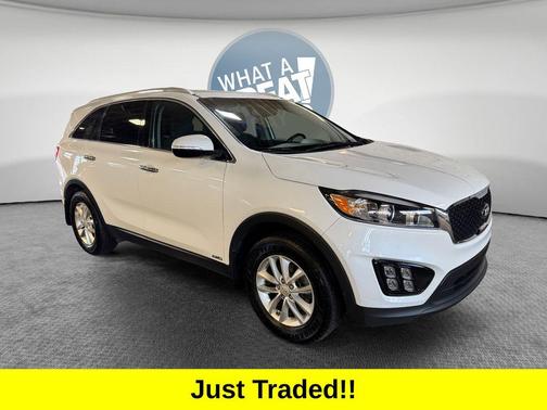 Snow White Pearl 2016 Kia Sorento LX