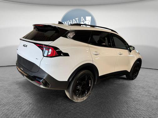 Glacial White Pearl 2026 Kia Sportage X-Line