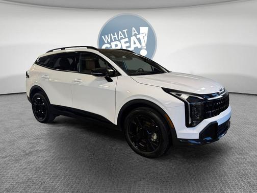 Glacial White Pearl 2026 Kia Sportage X-Line