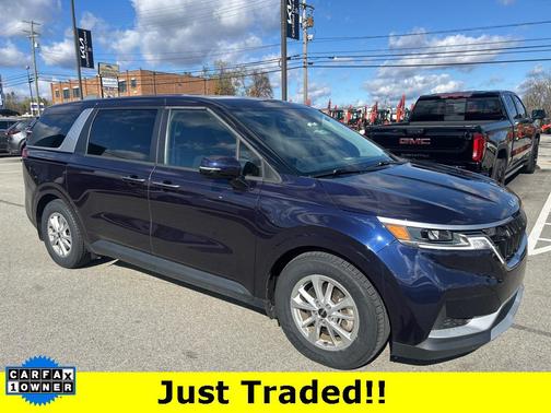 2023 Kia Carnival LX