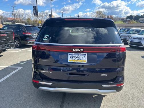 2023 Kia Carnival LX