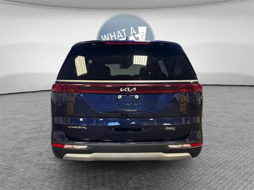 2023 Kia Carnival LX
