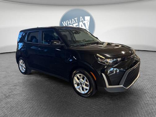Fusion Black 2023 Kia Soul S