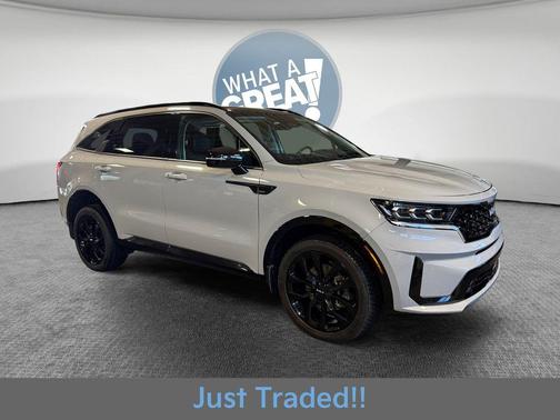 Wolf Gray 2022 Kia Sorento SX