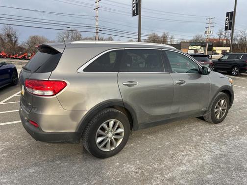 2017 Kia Sorento LX